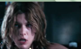 打丧尸最美小姐姐是谁,她以美貌与智慧成为打丧尸最美小姐姐